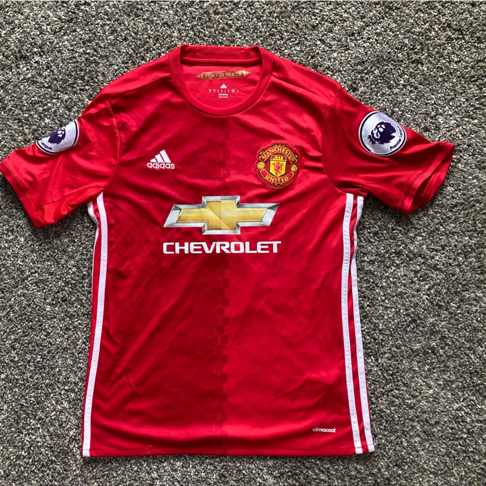 2016/17 Manchester United Home Jersey Men’s Small - Ibrahimovic